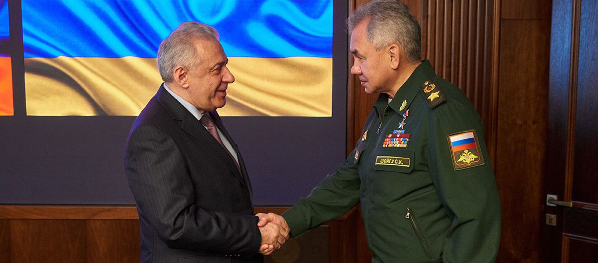 Встреча глав МО Армении и России Вагаршака Арутюняна и Сергея Шойгу (28 мая 2021). Еревaн - Sputnik Արմենիա, 1920, 21.06.2021