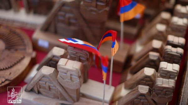 В рамках сотрудничества «Ереван-Степанакерт» возле площади Республики открылась выставка-ярмарка «Товары Арцаха» - Sputnik Армения