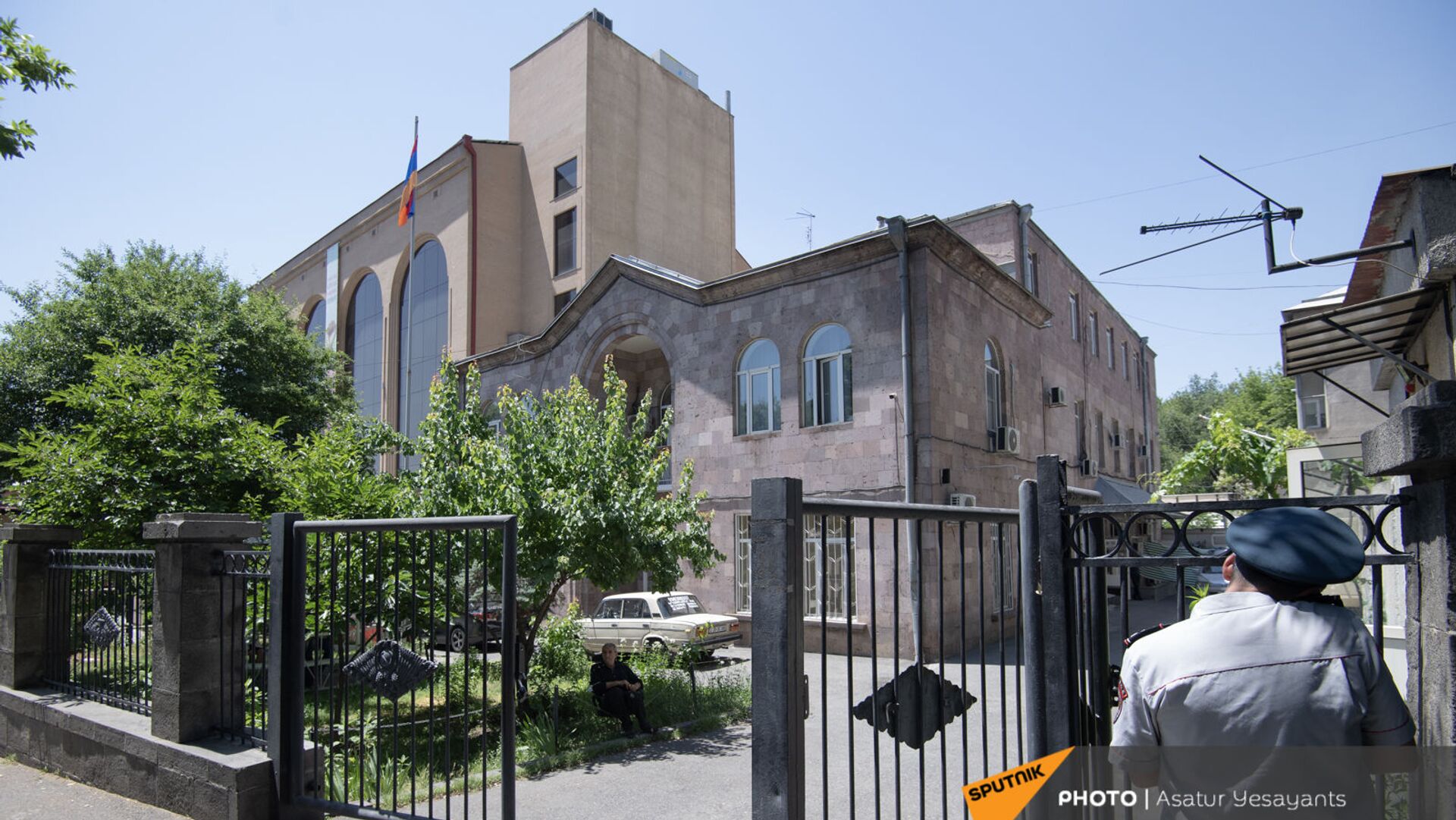 Здание морга на улице Гераци в Ереване - Sputnik Армения, 1920, 04.06.2021