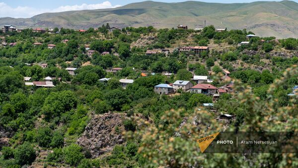 Вид на село Гарни с территории Хосровского заповедника - Sputnik Армения
