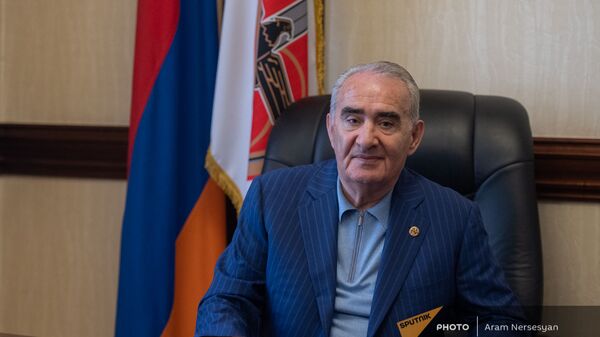 Галуст Саакян в своем кабинете во время эксклюзивного интервью агентству Sputnik Армения - Sputnik Армения