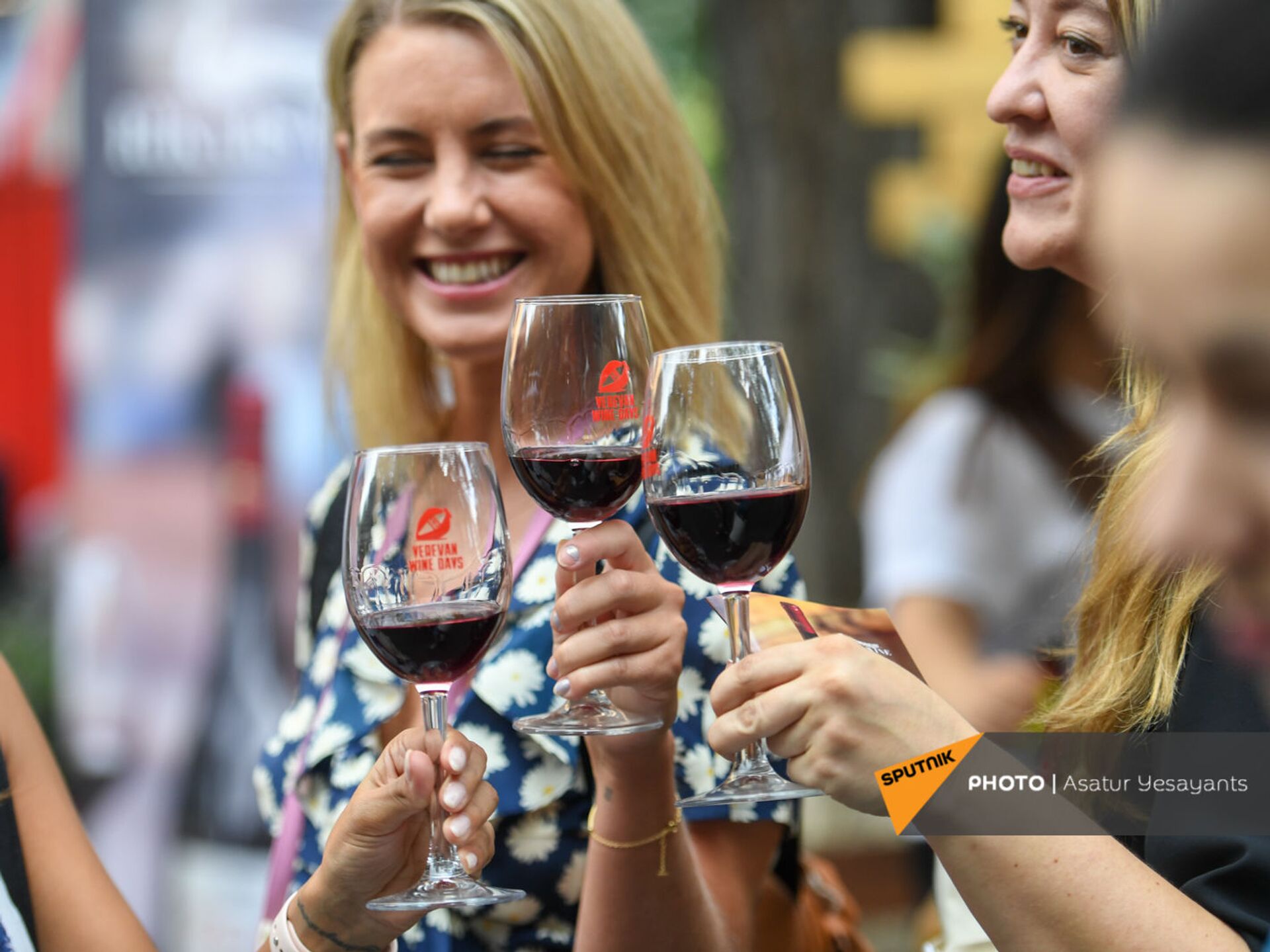 Ереван фестиваль. Фестиваль вина в Ереване. Праздник вина. Винный фестиваль в Ереване 2023. Винные дни в Ереване.