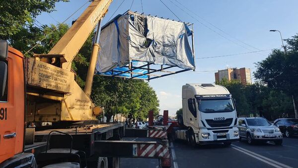В административном районе Ачапняк демонтировали незаконно установленный павильон (6 июня 2021). Еревaн - Sputnik Արմենիա