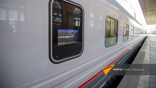 Новые пассажирские вагоны российского производства, прибывшие в Еревaн - Sputnik Արմենիա