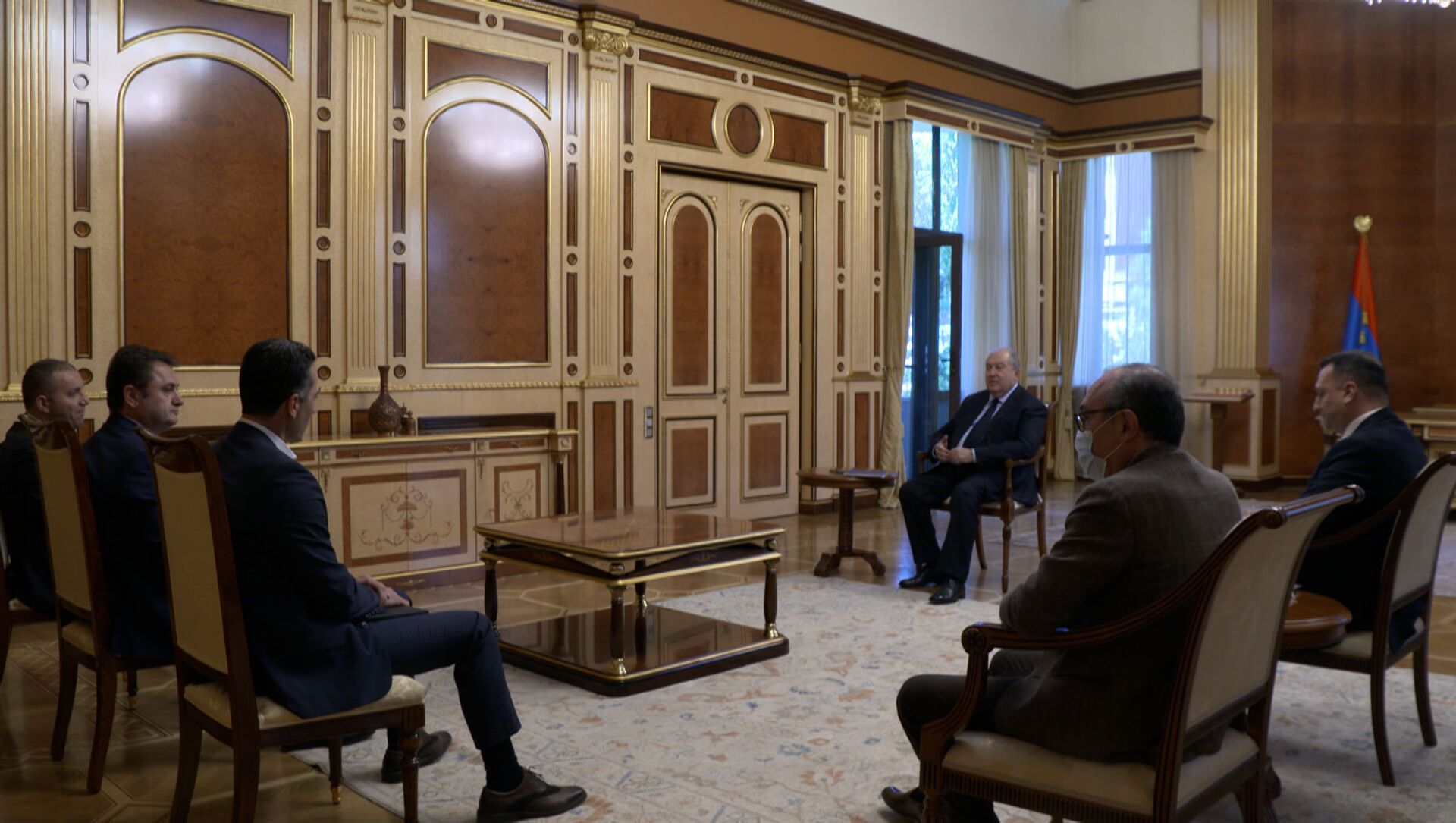 Президент Армен Саркисян на встрече с руководителями в сфере высоких технологий, экономики и исполнительным директором FAST - Sputnik Армения, 1920, 08.06.2021