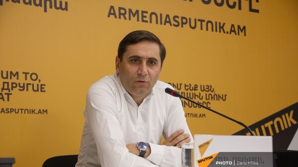 Пресс-конференция депутата НС, секретаря фракции Процветающая Армения Армана Абовяна (11 июня 2021). Еревaн - Sputnik Армения