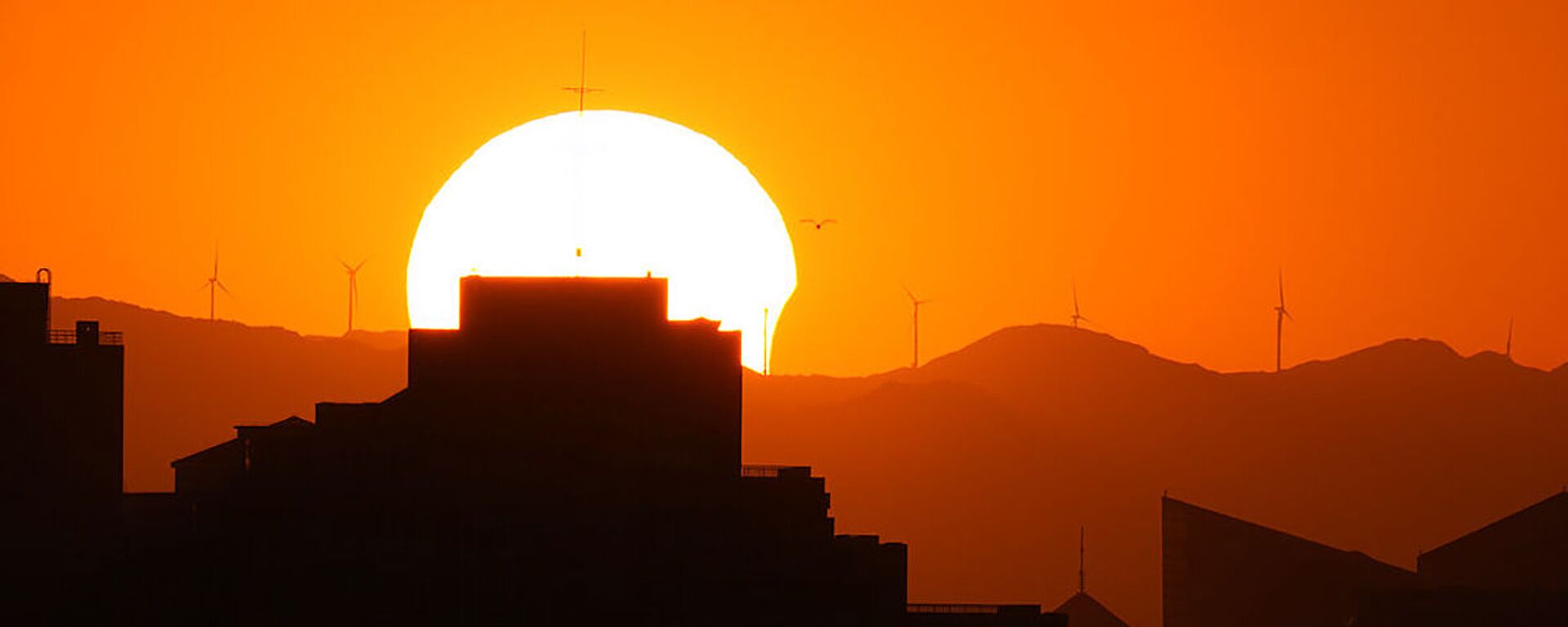 Частичное затмение солнца в Пекине - Sputnik Արմենիա, 1920, 11.06.2021