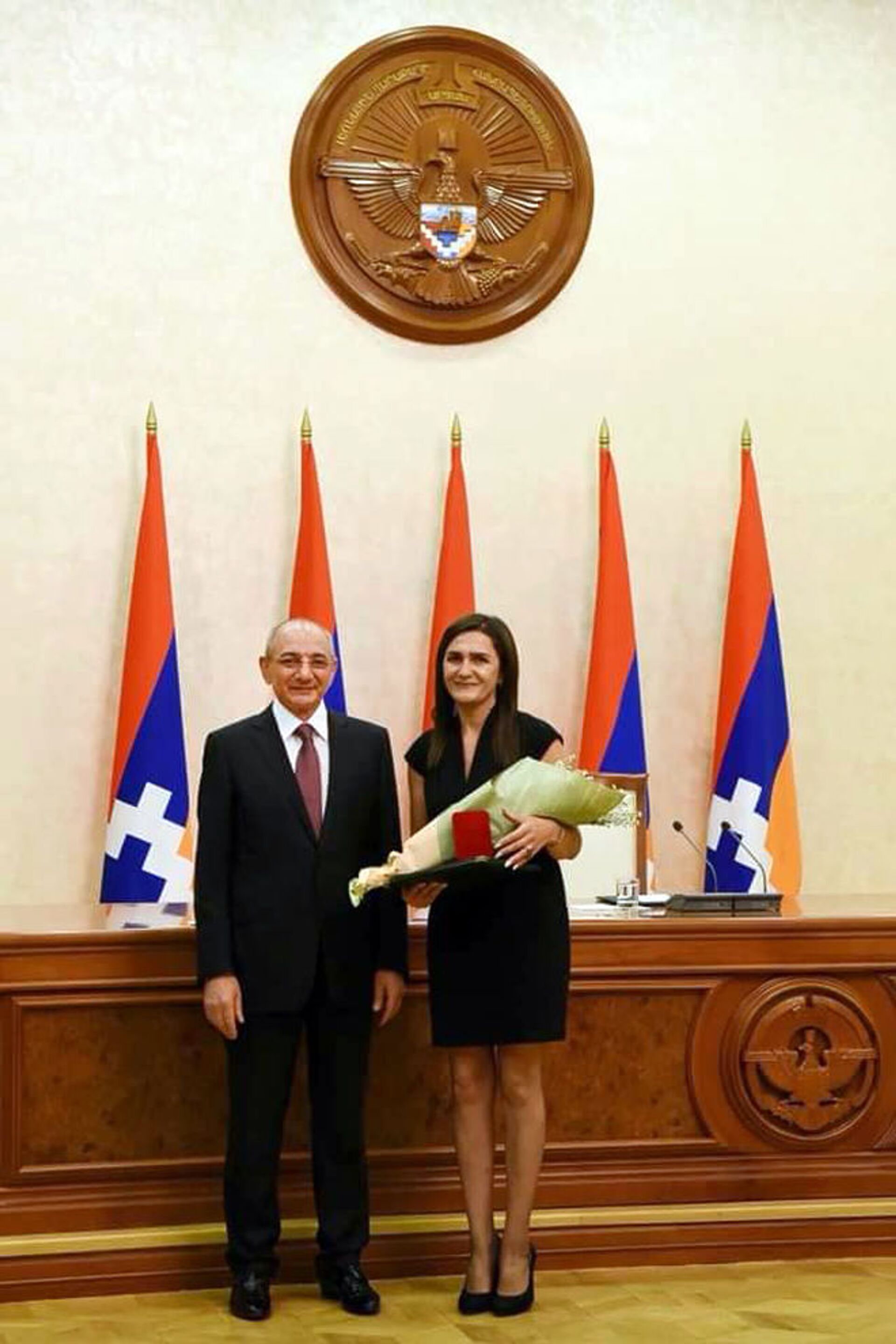 «Ոչ մի կտրված վերջույթ չի նետվել, պատվավոր թաղում եմ արել»․ արցախցի բժշկուհու տեսած դժոխքը «Ոչ մի կտրված վերջույթ չի նետվել, պատվավոր թաղում եմ արել»․ արցախցի բժշկուհու տեսած դժոխքը - Sputnik Արմենիա, 1920, 13.06.2021