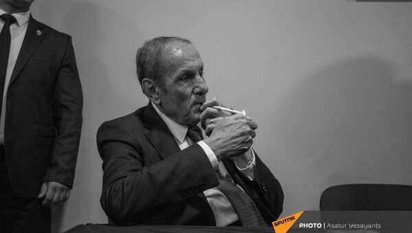 Пресс-конференция лидера Армянского национального Конгресса Левона Тер-Петросяна (10 июня 2021). Еревaн - Sputnik Արմենիա