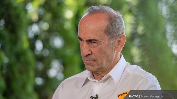 Роберт Кочарян во время интервью (14 июня 2021). Еревaн - Sputnik Արմենիա
