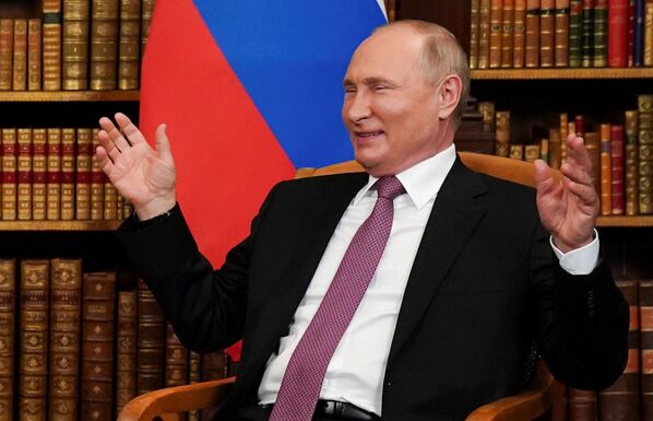 Президент России Владимир Путин на встрече с президентом США на вилле Ла Гранж Президент России Владимир Путин на встрече с президентом США на вилле Ла Гранж - Sputnik Армения