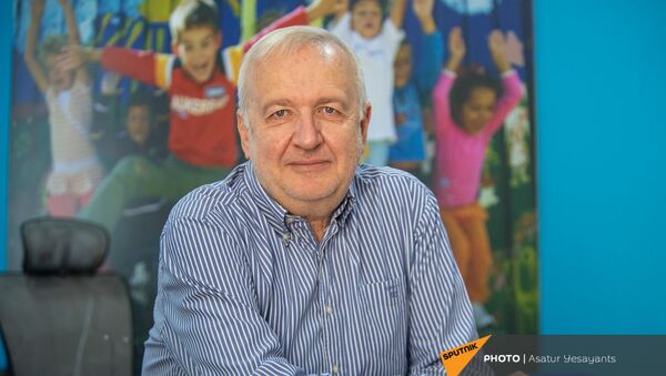 И.о. представителя ЮНИСЕФ в Армении Юрий Оксамитный во время эксклюзивного интервью агентству Sputnik Армения - Sputnik Армения