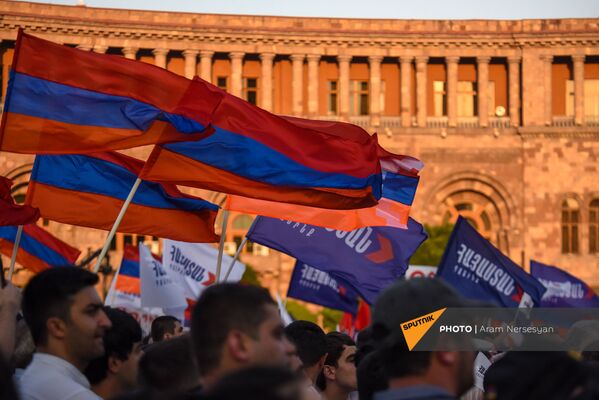 «Հայաստան» դաշինքի ամփոփիչ հանրահավաքը «Հայաստան» դաշինքի ամփոփիչ հանրահավաքը - Sputnik Արմենիա