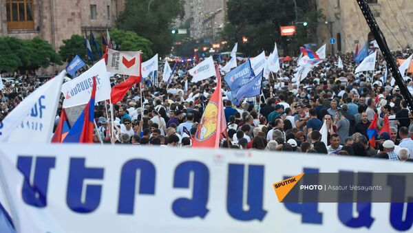 Предвыборный агитационный митинг блока Айастан на площади Республики (18 июня 2021). Еревaн - Sputnik Արմենիա