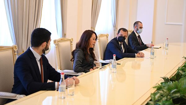 Вице-председатель Сената Италии Паола Таверна на встрече с президентом Армении (19 июня 2021). Еревaн - Sputnik Արմենիա