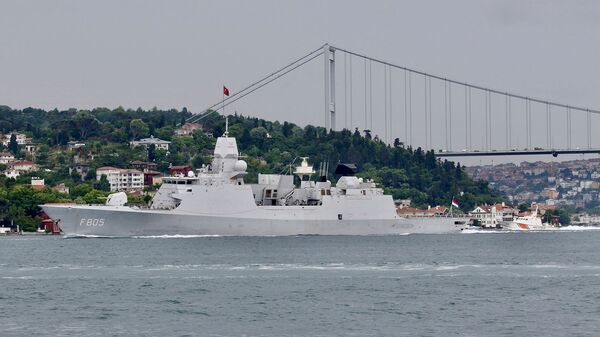 Фрегат Королевских ВМС Нидерландов Evertsen отправляется в Босфор (14 июня 2021). Стамбул - Sputnik Армения