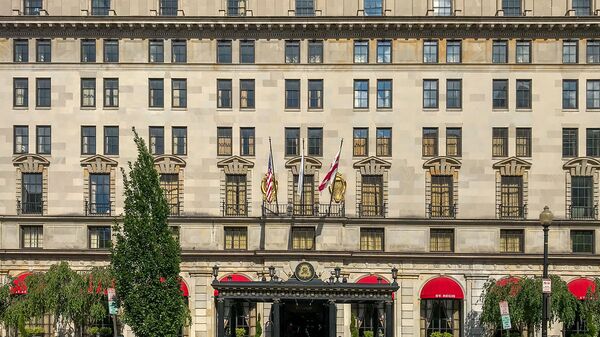 Фасад отеля  St. Regis в Вашингтоне - Sputnik Армения