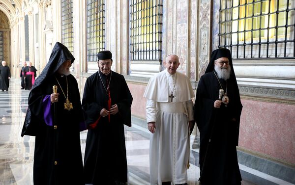 Католикос Великого Дома Киликии Арам I на встрече религиозных лидеров (1 июля 2021). Ватикан - Sputnik Армения