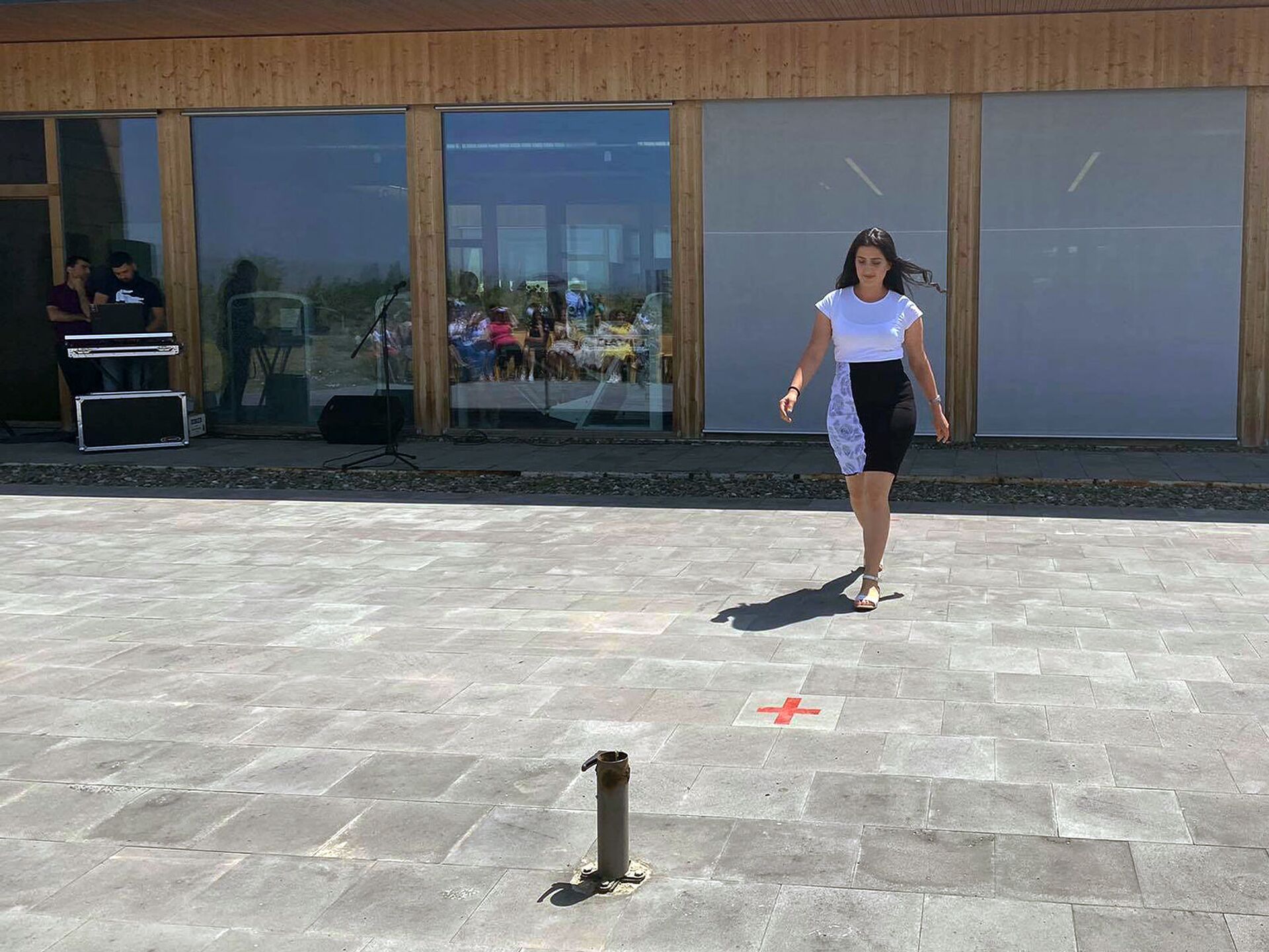 «Մի նոր գարուն» Ելենայի համար, կամ դեֆիլե՝ հաշմանդամություն ունեցող անձանց մասնակցությամբ «Մի նոր գարուն» Ելենայի համար, կամ դեֆիլե՝ հաշմանդամություն ունեցող անձանց մասնակցությամբ - Sputnik Արմենիա, 1920, 05.07.2021