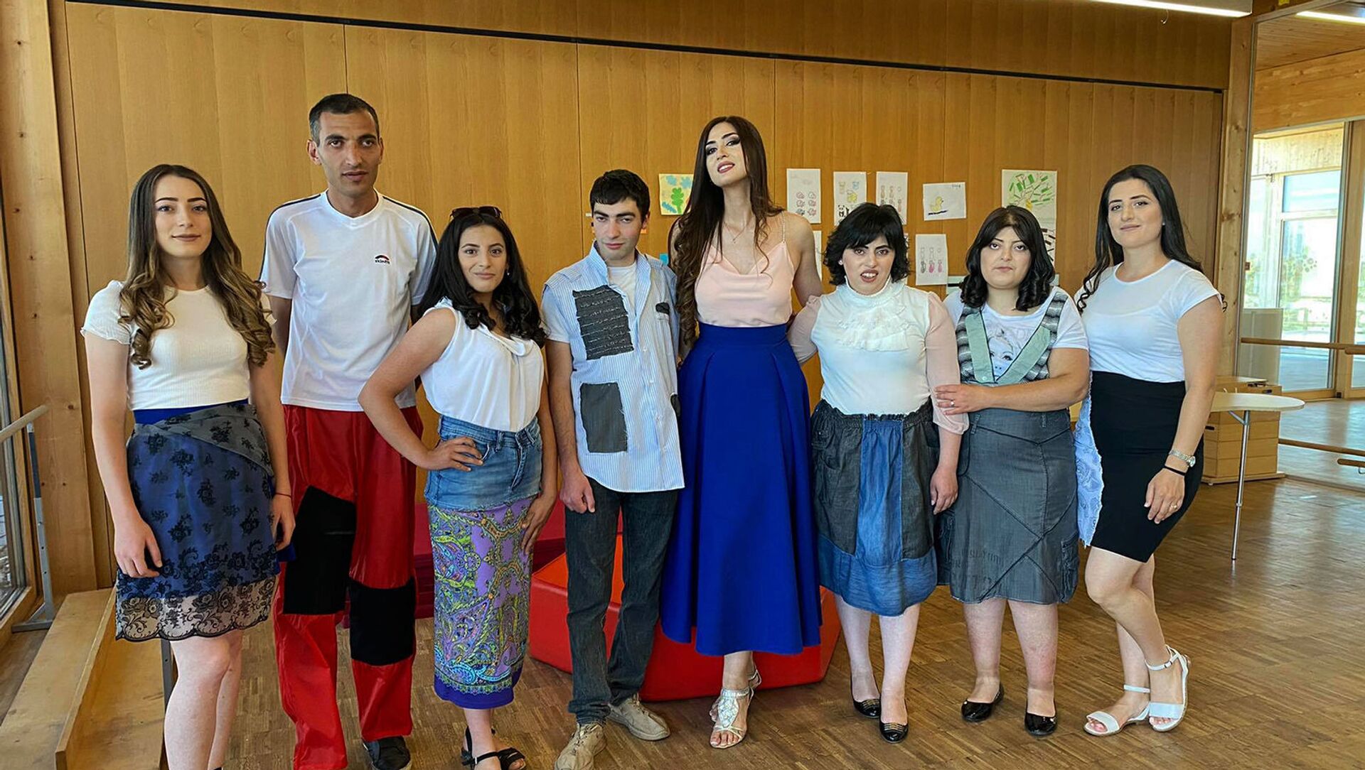 Участники дефиле для людей с ограниченными возможностями - Sputnik Армения, 1920, 07.07.2021