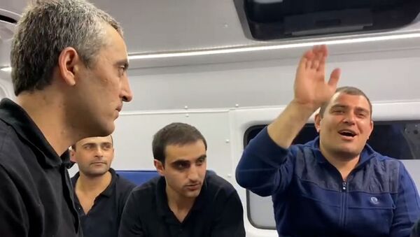 Բաքվից 15 հայ ռազմագերիներ վերադարձան ինչ է կատարվում «Էրեբունի» օդանավակայանում - Sputnik Армения