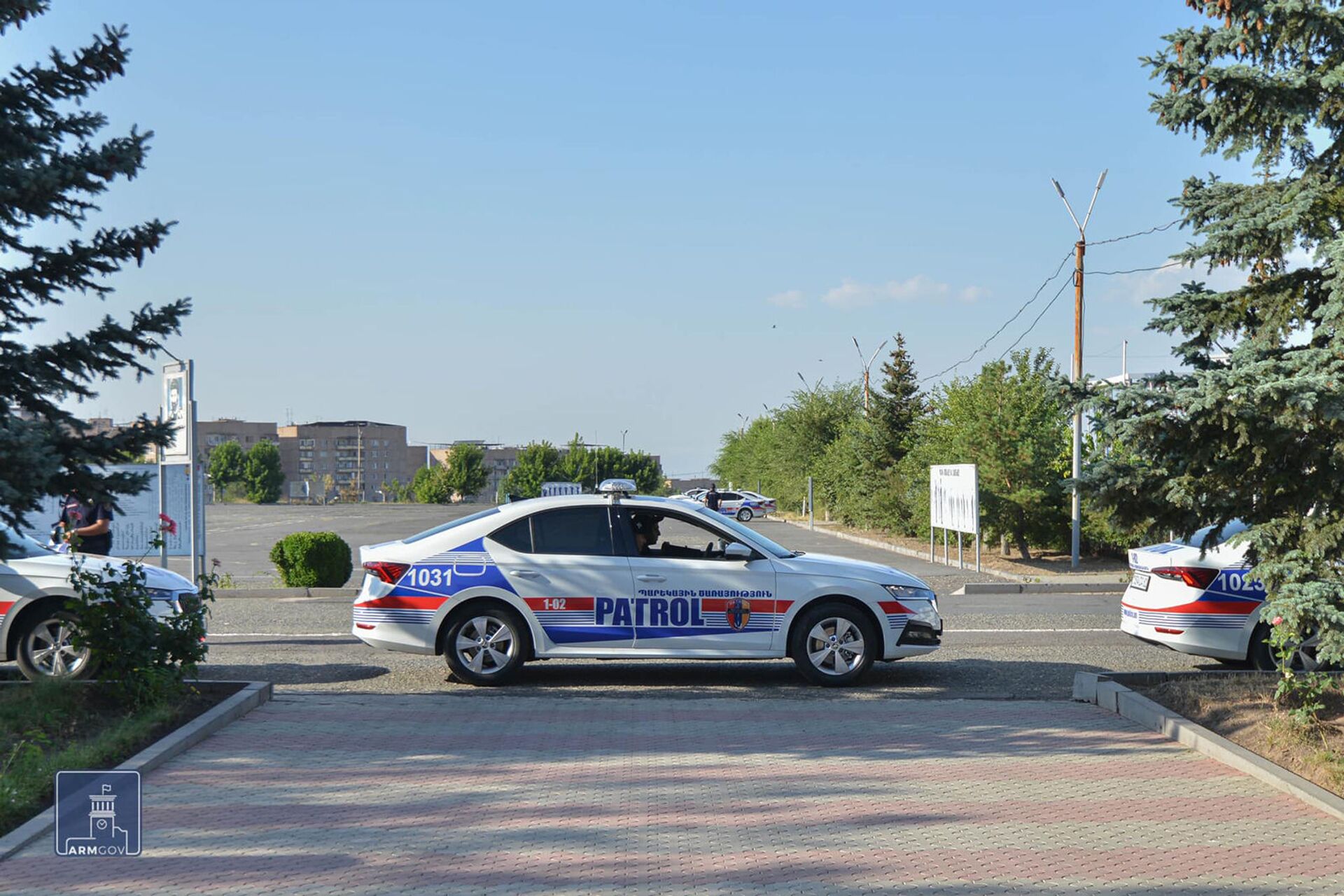 Դիմավորեք. Երևանում ծառայության են դուրս եկել պարեկային ոստիկանության ծառայողները Դիմավորեք. Երևանում ծառայության են դուրս եկել պարեկային ոստիկանության ծառայողները - Sputnik Արմենիա, 1920, 07.07.2021