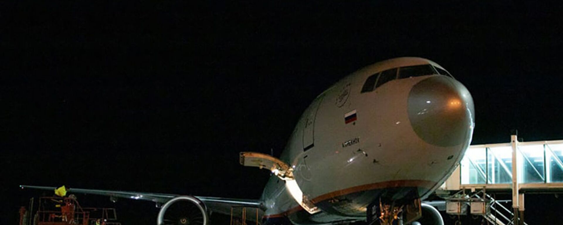 Самолет с грузом вакцины Sputnik-V прибыл в Армению - Sputnik Армения, 1920, 07.07.2021