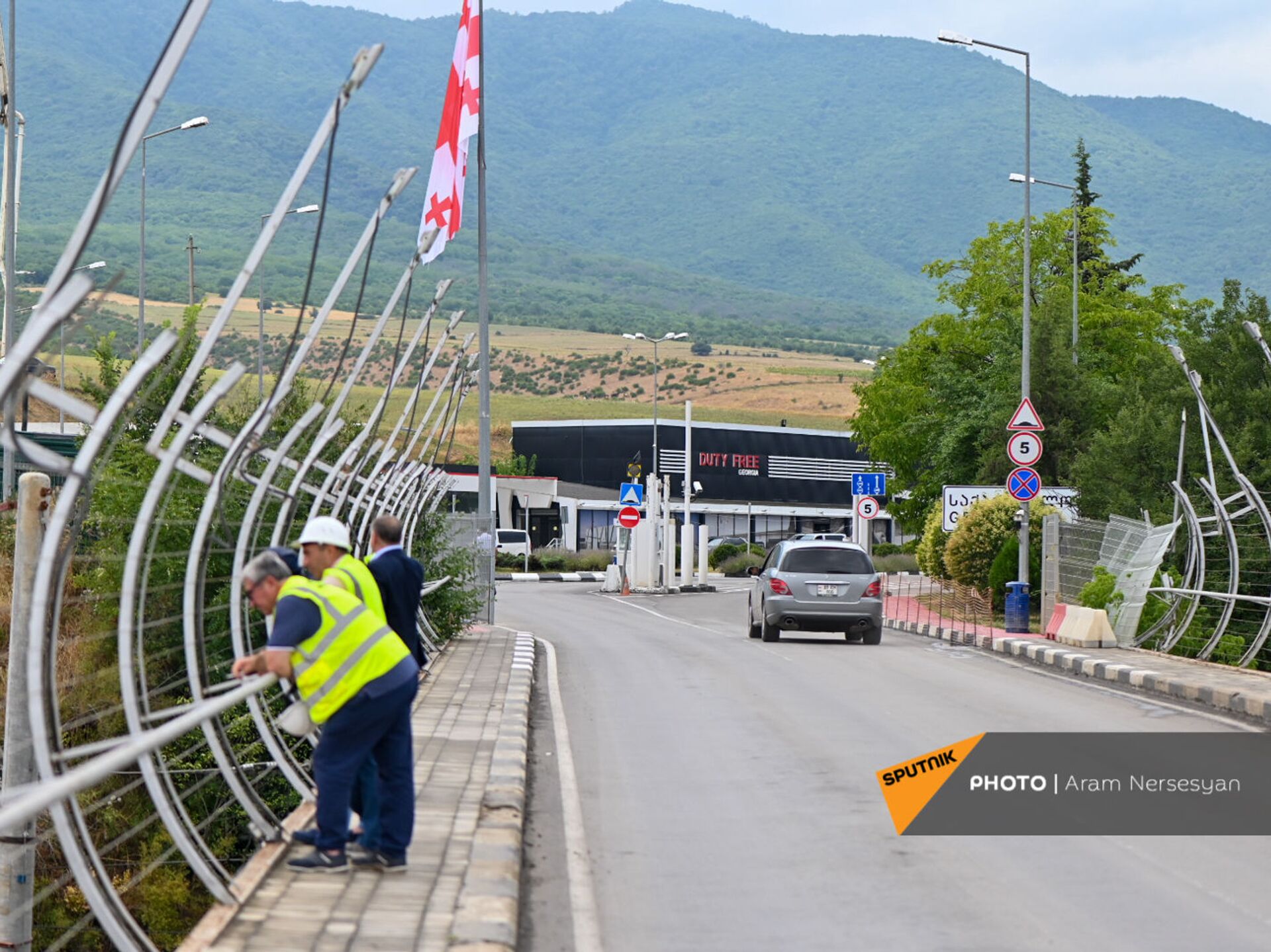 Пересекать границу грузии