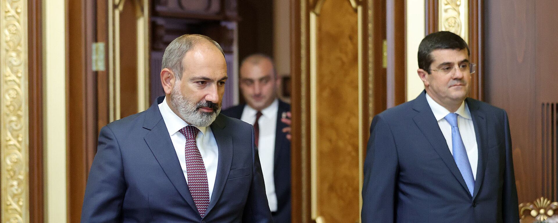 И.о, премьер-министра Никол Пашинян на встрече с президентом Карабаха Араиком Арутюняном (9 июля 2021). Еревaн И.о, премьер-министра Никол Пашинян на встрече с президентом Карабаха Араиком Арутюняном (9 июля 2021). Еревaн - Sputnik Արմենիա, 1920, 21.09.2021