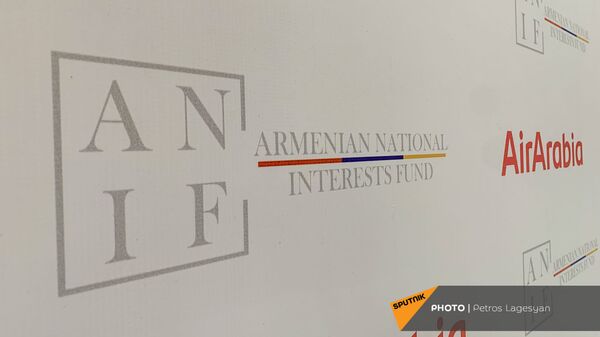 Баннер с названием авиалинии AirArabia - Sputnik Армения