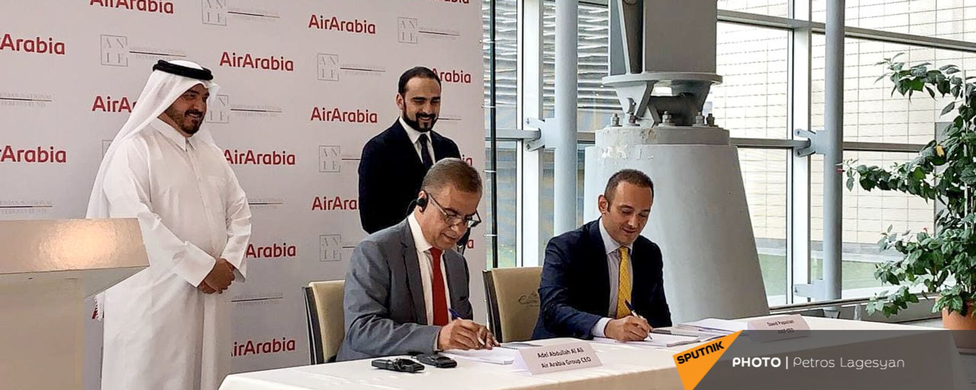 Тигран Авинян во время подписания соглашения с AirArabia (14 июля 2021). Еревaн - Sputnik Армения, 1920, 14.07.2021