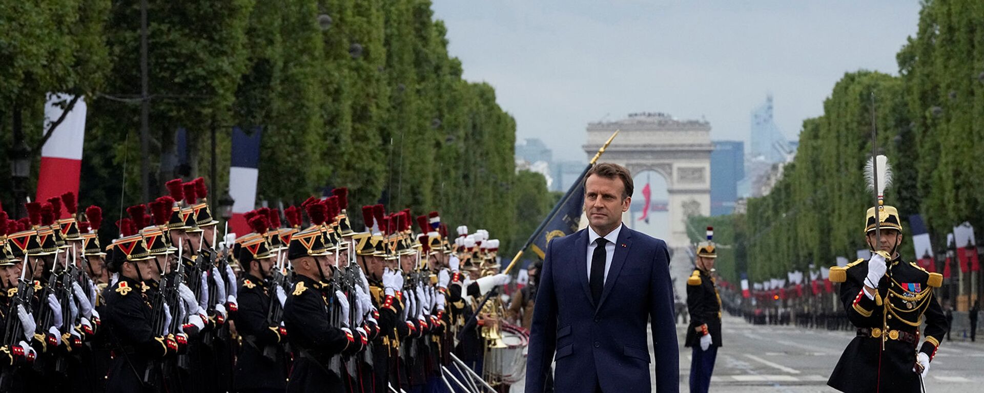 Президент Франции Эммануэль Макрон во время парада в честь Дня взятия Бастилии на Елисейских полях (14 июля 2021). Париж - Sputnik Արմենիա, 1920, 06.10.2021