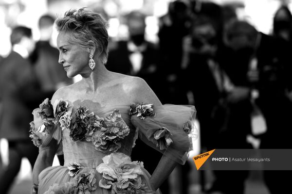 Актриса Шэрон Стоун на красной дорожке 74-го Каннского кинофестиваля (14 июля 2021). Франция - Sputnik Армения