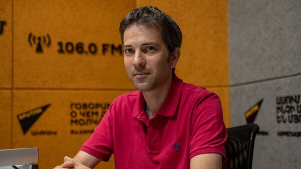 Французско-армянский журналист, аналитик Тигран Екавян в гостях радио Sputnik - Sputnik Արմենիա