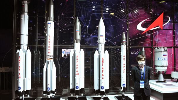 Стенд госкорпорации Роскосмос на выставке  Международного авиационно-космического салона МАКС-2021. - Sputnik Армения