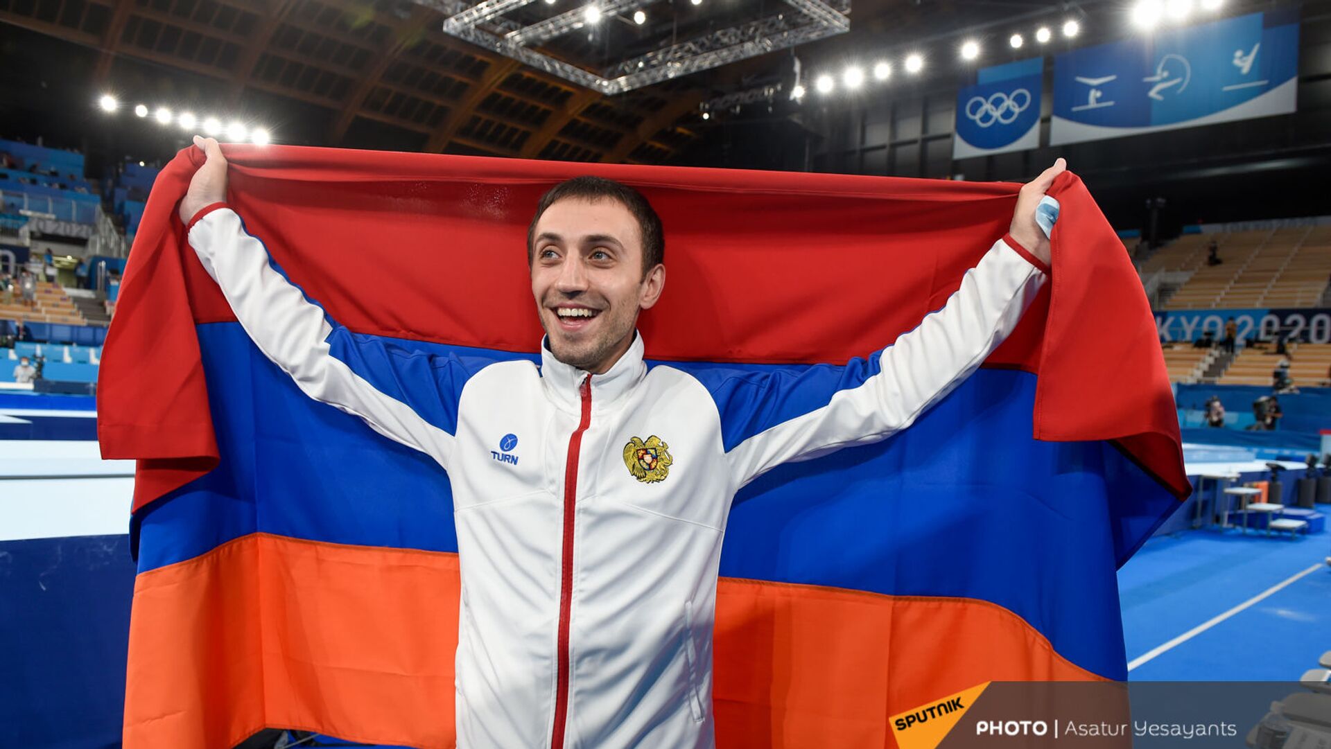 Гимнаст Артур Давтян празднует победу на XXXII летних Олимпийских играх (2 августа 2021). Токио - Sputnik Армения, 1920, 06.03.2022