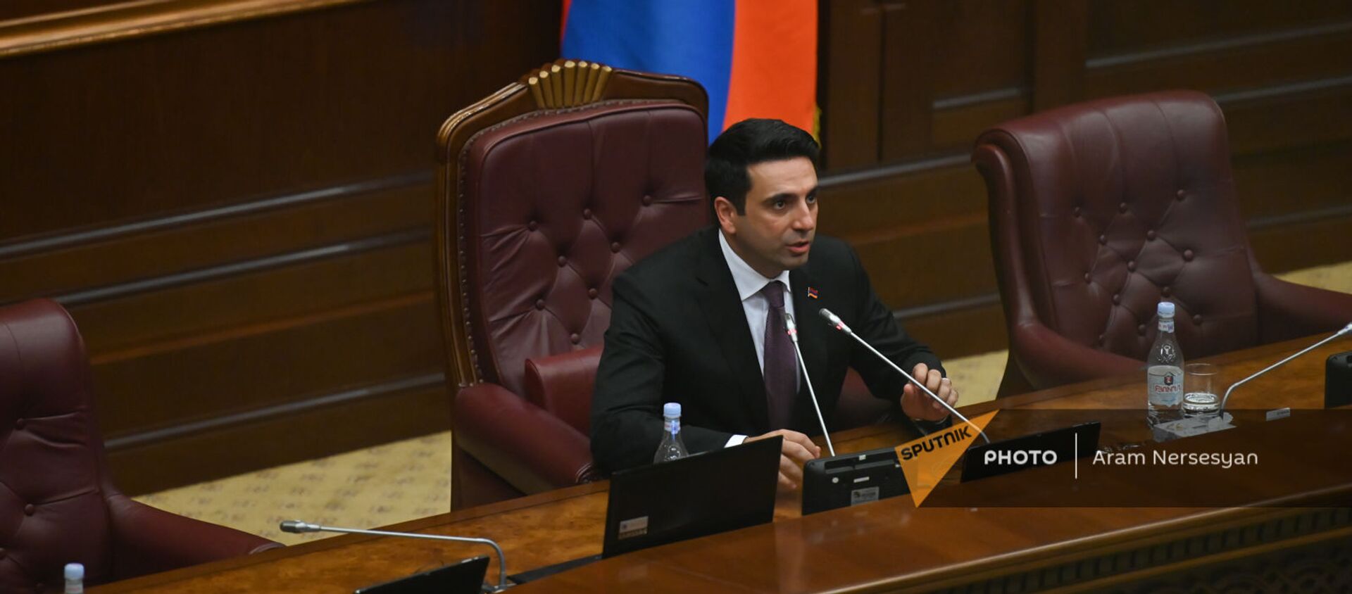 Ален Симонян во время первого заседания парламента Армении 8-го созыва (2 августа 2021). Еревaн - Sputnik Արմենիա, 1920, 17.08.2021