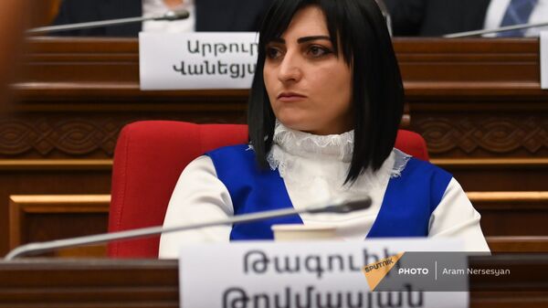 Тагуи Товмасян во время первого заседания парламента Армении 8-го созыва (2 августа 2021). Еревaн - Sputnik Армения