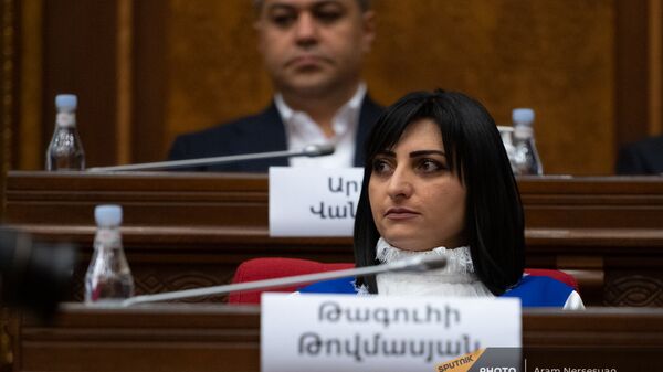 Тагуи Товмасян во время первого заседания парламента Армении 8-го созыва (2 августа 2021). Еревaн - Sputnik Армения