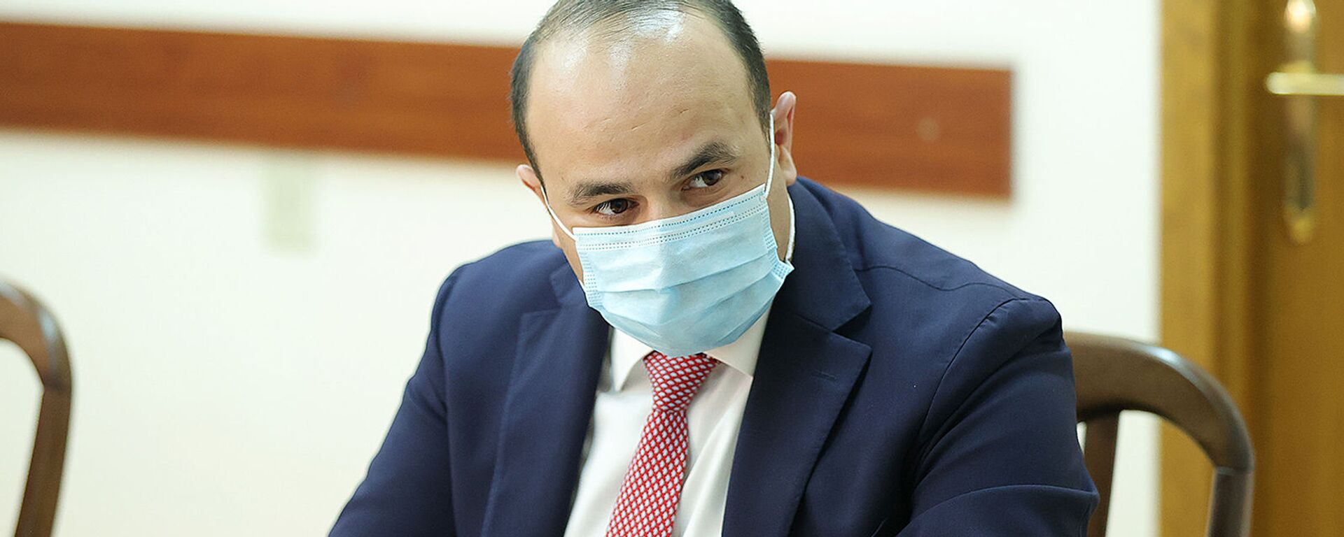 Премьер-министр Никол Пашинян представил аппарату министерства труда и социальных вопросов новоназначенного министра Нарека Мкртчяна (3 августа 2021). Еревaн - Sputnik Армения, 1920, 29.08.2021