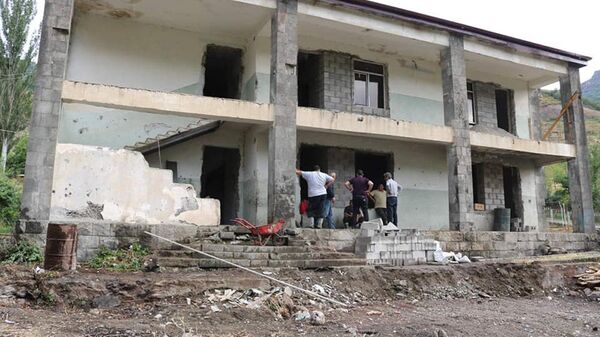 Ремонтные работы жилых домов в общинах Шурнух и Воротан - Sputnik Армения