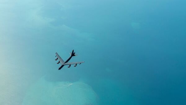 Бомбардировщик B-52H Stratofortress перед началом дозаправки. Архивное фото - Sputnik Армения