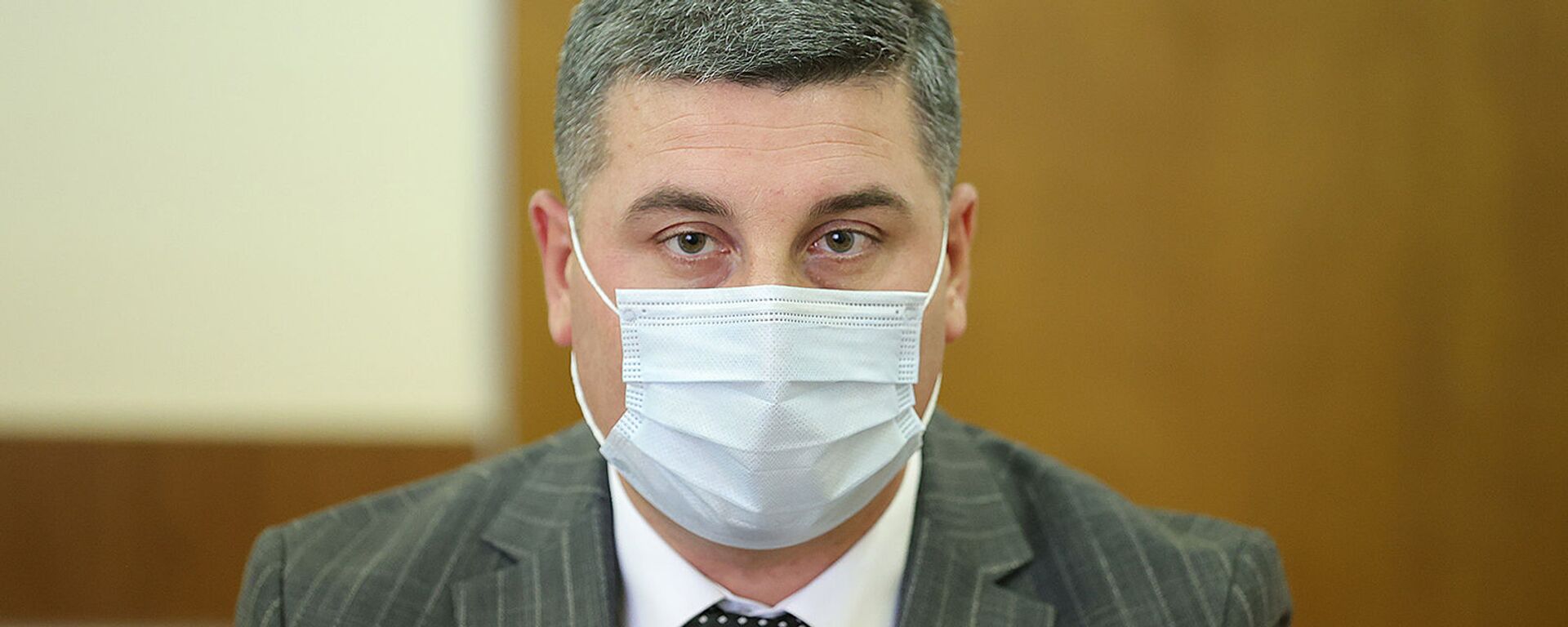 Премьер-министр Никол Пашинян представил аппарату министерствa территориального управления и инфраструктур новоназначенного министра Гнела Саносяна (4 августа 2021). Еревaн - Sputnik Արմենիա, 1920, 04.11.2021