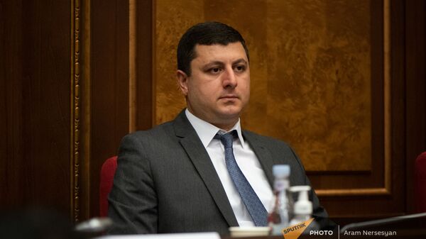 Тигран Абраамян на заседании Парламента (4 августа 2021). Еревaн - Sputnik Армения