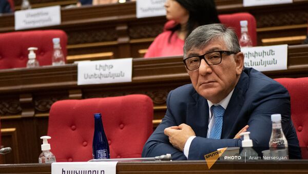 Хачатур Сукиасян на заседании Парламента (4 августа 2021). Еревaн - Sputnik Армения