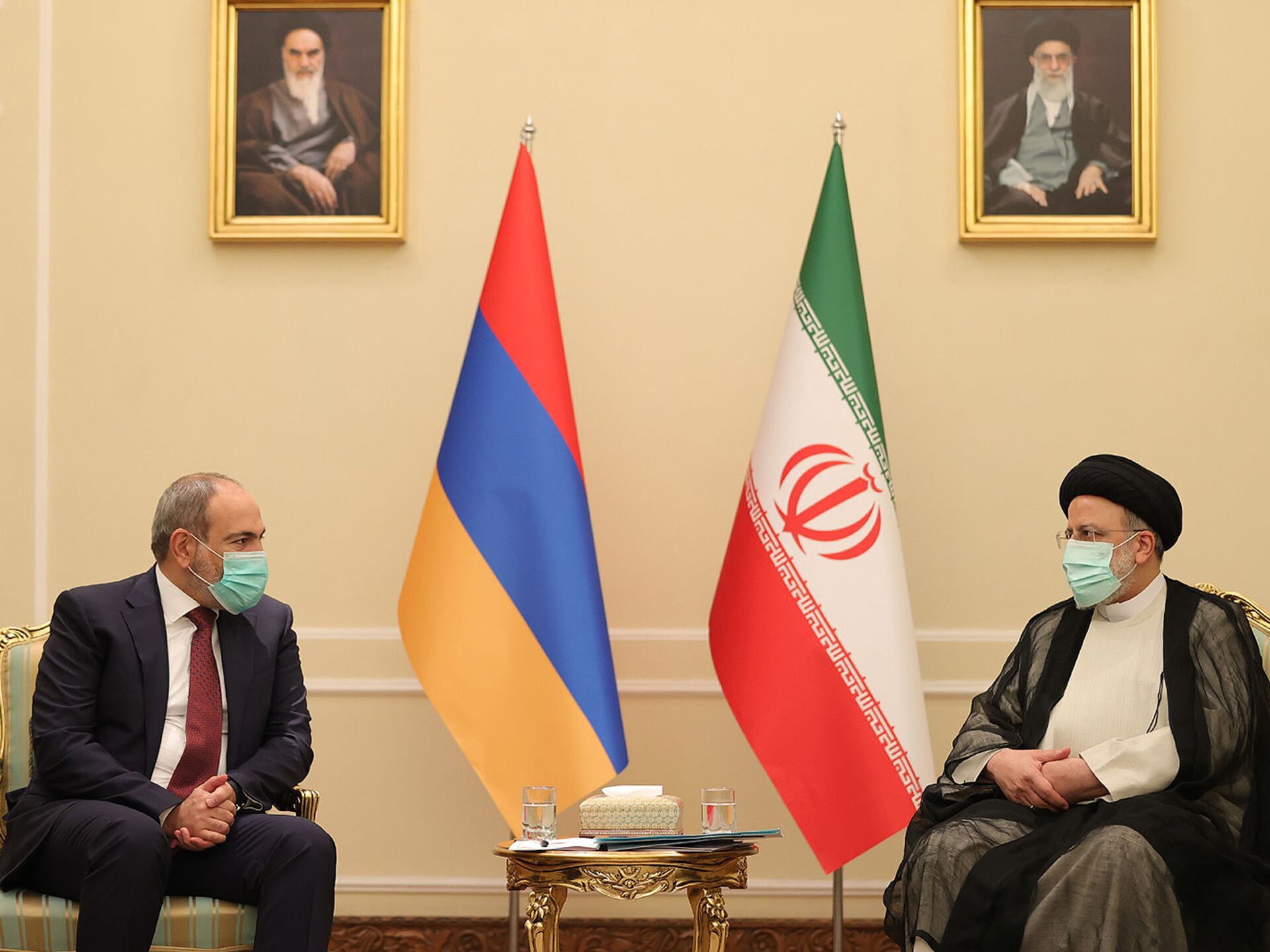 Премьер министр ирана. Ибраим раиси Никол Пашинян. Ибрахим раиси и Пашинян.