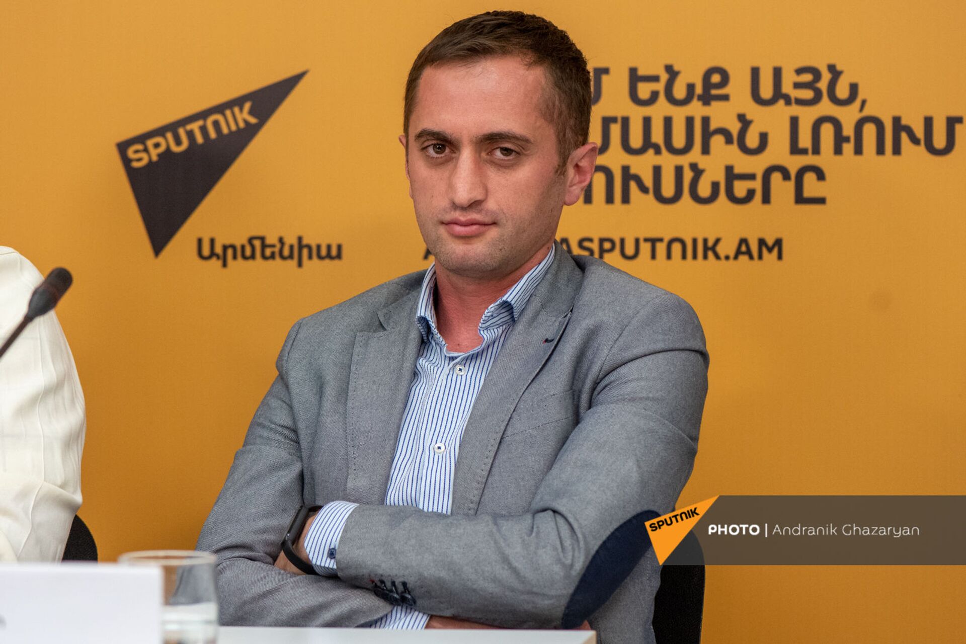 Есаи Мелик-Йолчян во время пресс-конференции (5 августа 2021). Еревaн - Sputnik Армения, 1920, 14.09.2021