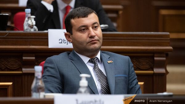 Нарек Григорян на первом заседании парламента Армении (2 августа 2021). Еревaн - Sputnik Армения