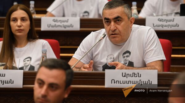 Армен Рустамян на заседании Парламента (2 августа 2021). Еревaн - Sputnik Армения