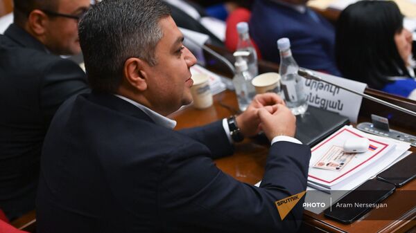 Артур Ванецян во время первого заседания парламента Армении 8-го созыва (2 августа 2021). Еревaн - Sputnik Армения